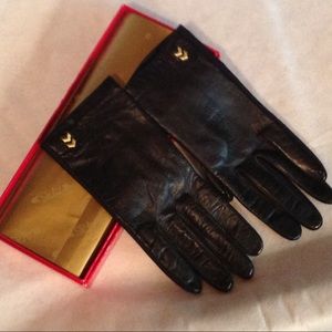 Isotoner Black Leather Driving Gloves